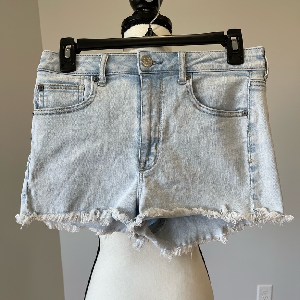 American Eagle Outfitters Next Level Stretch Light Wash Fray Hem Size 6